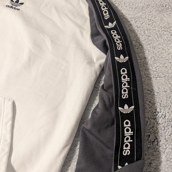 Adidas sweatshirt hoodie size medium - Picture 4 of 8
